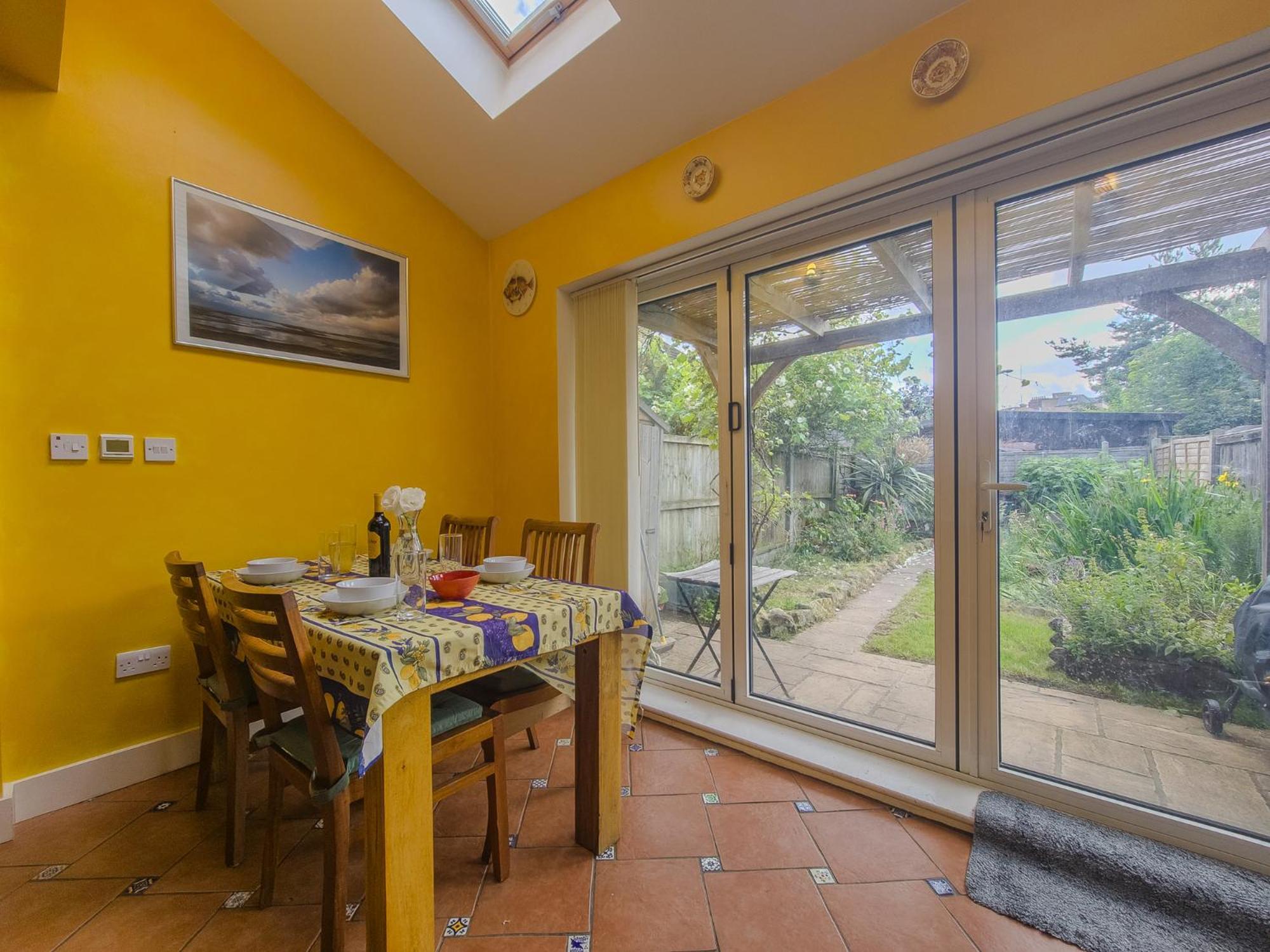 Pass The Keys Charming Near Thames Dlr Holiday home London